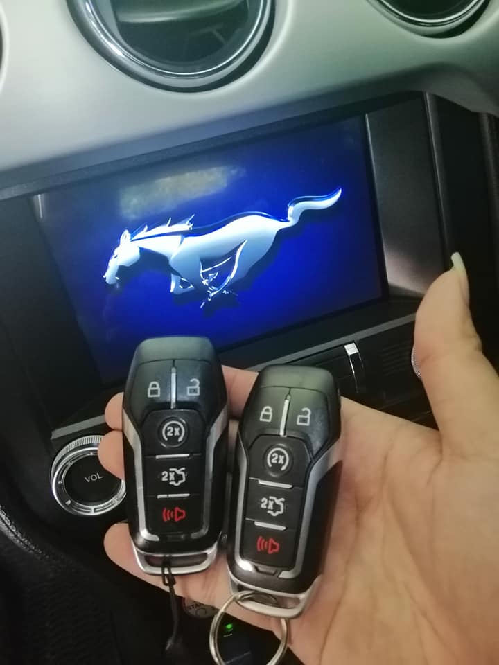 Chìa Khóa Thông Minh Ford Mustang