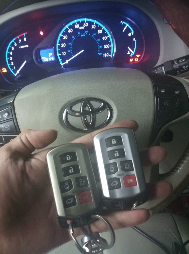 Chìa khóa Thông Minh Toyota Sienna