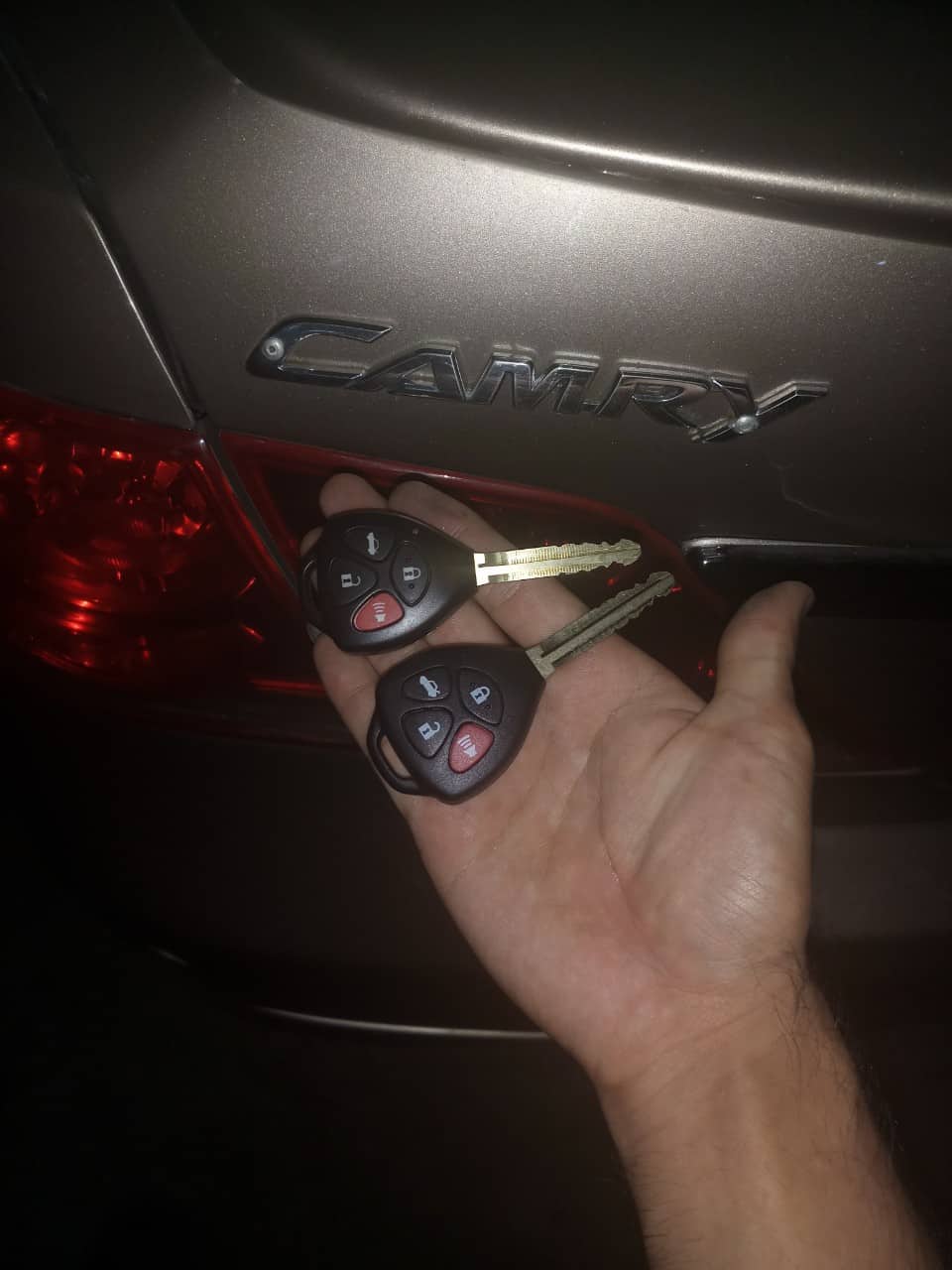 Chìa Khóa Remot Điều khiển Toyota Camry 4 Nút